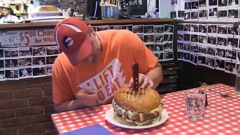 7lb Belly Buster Burger Challenge !!
